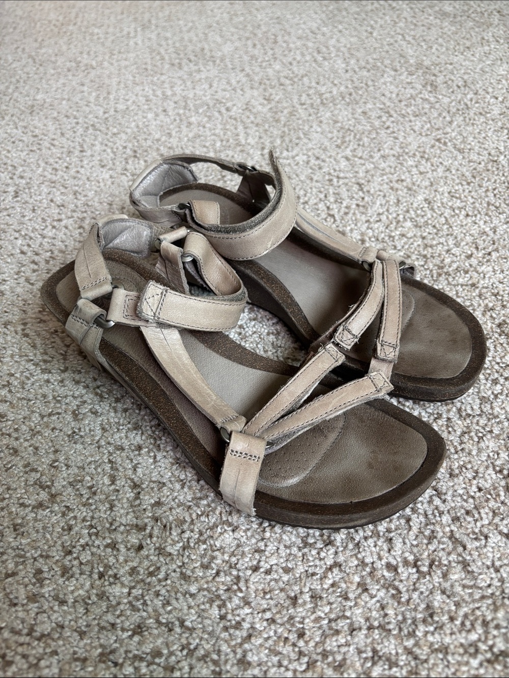 Teva Women's Ysidro Universal Wedge Sandals Tan Size 9 Gorpcore casual feminine